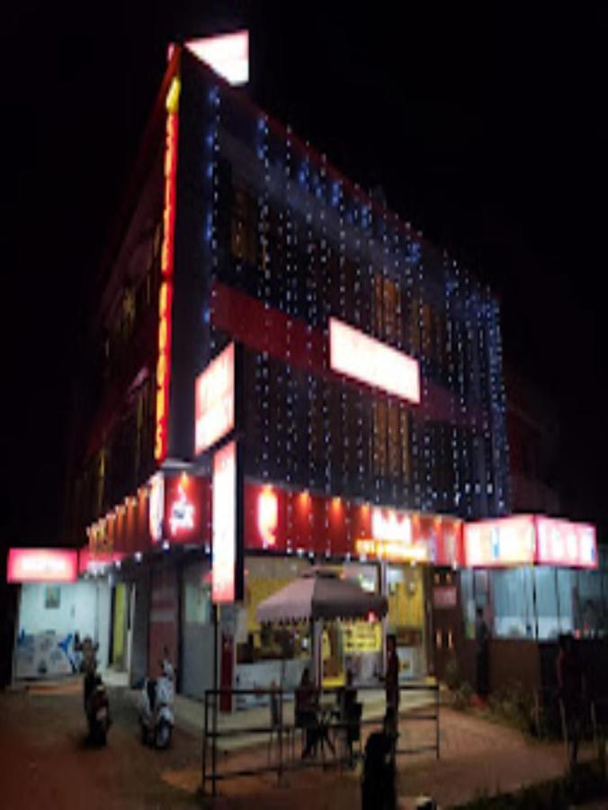 Redbell Suites Residency Kondotty Экстерьер фото