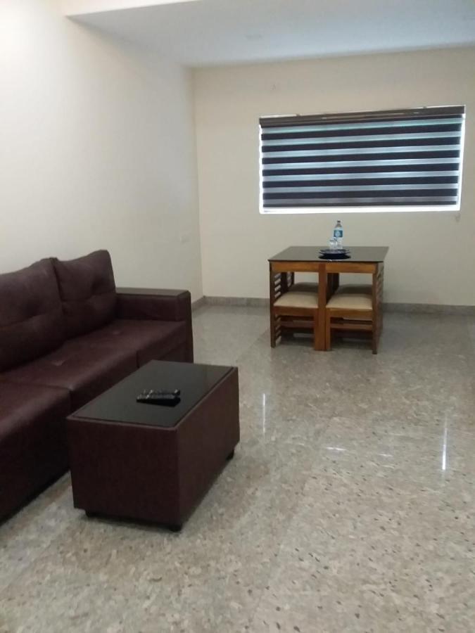 Redbell Suites Residency Kondotty Экстерьер фото